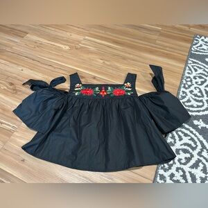Romeo & Juliet Couture Embroidered Floral Black Top Tie Sleeve Blouse Size Small